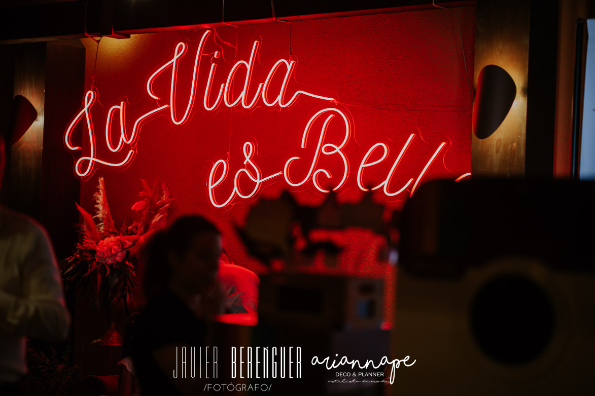 Neon La Vida es Bella